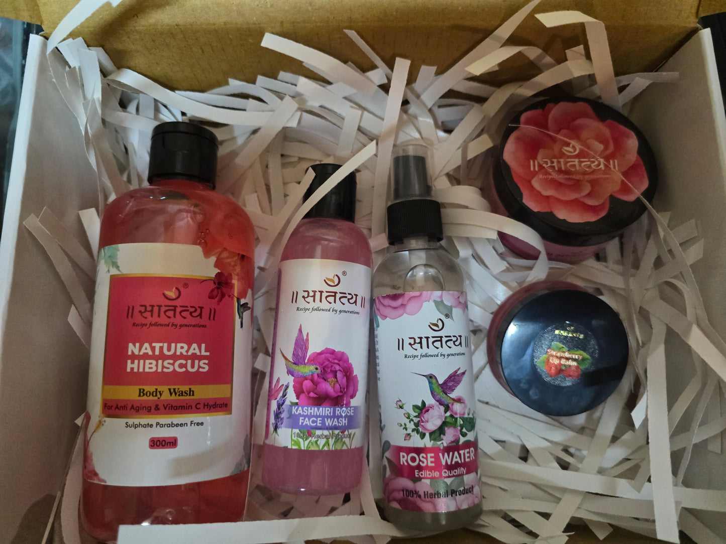 Gifting Kit for Her - With Free Lip Balm